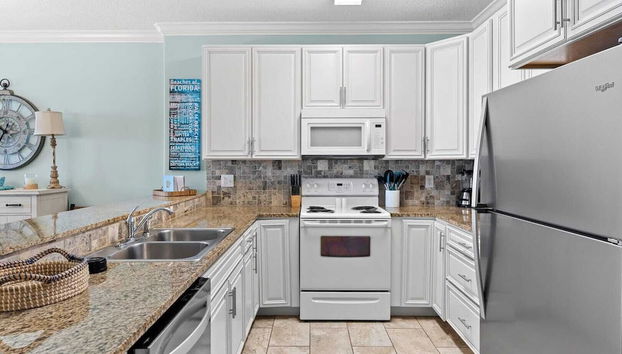 Beachfront Access, 2 Pools, Beach Service w/ Chairs Emerald Isle Resort 1308 - Foto 5, Interior