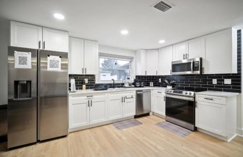 3Bd 2Ba House with Parking Laundry and Large Patio - Foto 21