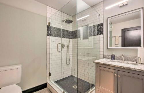 5 Mi to Mercedes-Benz Stadium Stylish ATL Retreat - Foto 14