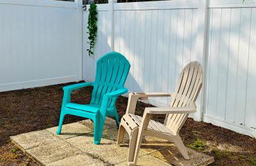 Lovely unit central location - Photo 14