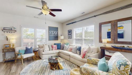 Charming 3BR home with Elevator, Wifi, Full Kitchen, and 1 block from the Beach - Foto 2