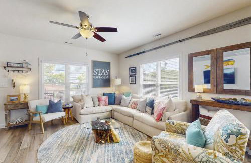 Charming 3BR home with Elevator, Wifi, Full Kitchen, and 1 block from the Beach - Foto 2