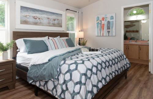 Funky and Fun Beach Getaway - Foto 26