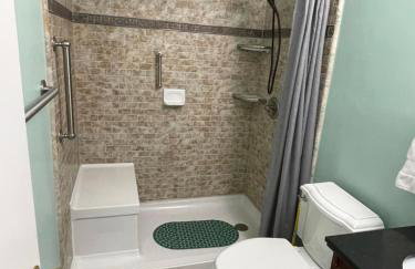 Wayne's Place-Hot tub, pet friendly. Close to HPU - Foto 18