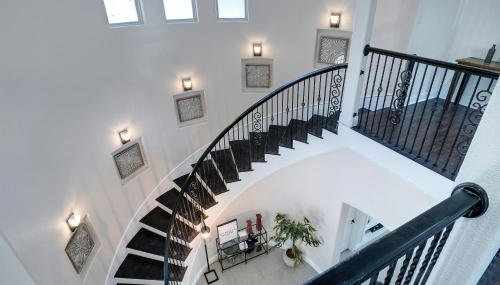 GORGEOUS 5-bd 4ba w Pool, Hot Tub, 2 kitchens, & Game Room Near Dallas Airports! - Foto 4