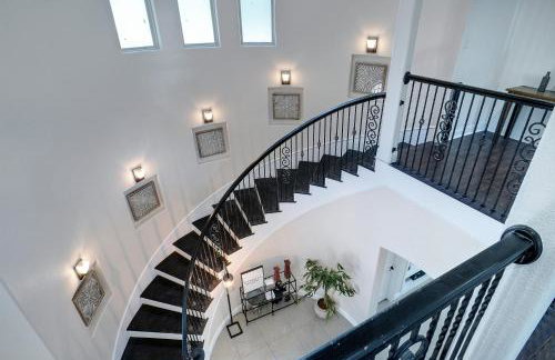 GORGEOUS 5-bd 4ba w Pool, Hot Tub, 2 kitchens, & Game Room Near Dallas Airports! - Foto 4