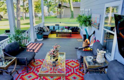 Massive lakefront home with HOT TUB - Foto 62