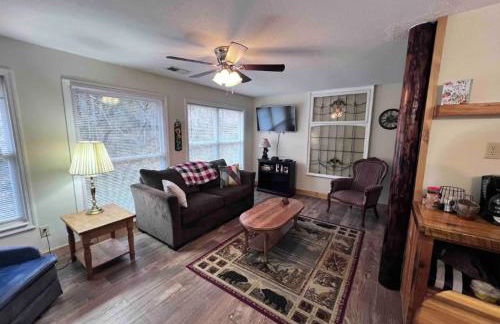 Moonshine Creek Too - Foto 5