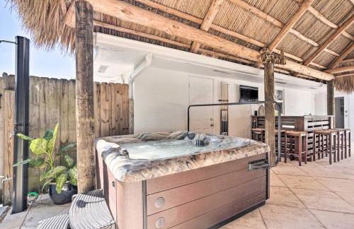 Poolside Paradise with Tropical Hut in Palm Beach - Foto 27