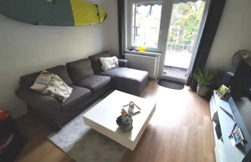 "GREENSUN-HOMES" Messe, Flughafen und Zentrums nah, Ruhig, Modern, schnelles WLAN, Balkon und Küche, freies Parken, 4 Schlafplätze möglich - Photo 6