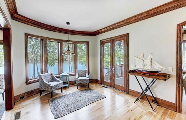 Lakefront, Private Dock+beach, Game Room Sunset Shores Resort: The Grand House - Foto 18