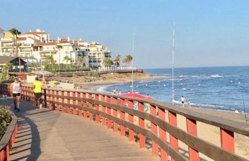BEACHFRONT APARTMENT In LA CALA DE MIJAS - Foto 16