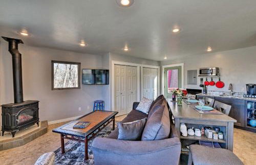 Cozy Mountain Studio By Main Street and Hot Springs! - Foto 8