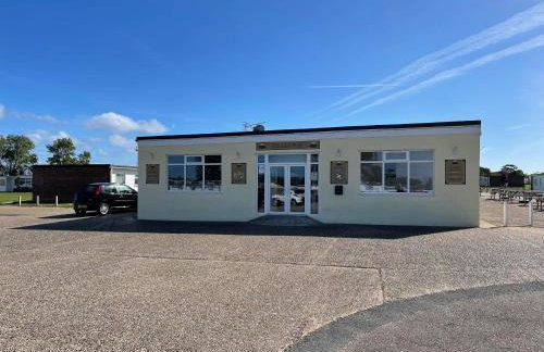 103 Sunbeach South facing 2 bed chalet M and T chalets - Foto 16