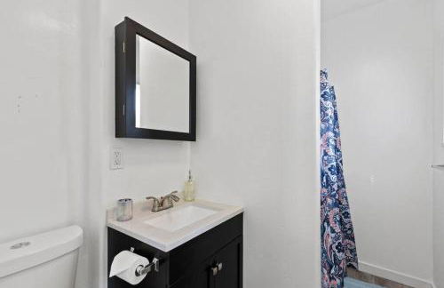 Hot Tub & Firepit Just Mins From Dwntwn Arena GU - Foto 21