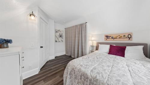 Updated 3-Bed Off Como Lake on Charming Cul-De-Sac - Foto 2