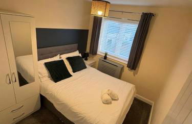 Spacious 3-Bed House - Sleeps 8 Garden & Parking - Foto 20