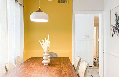 6BR Pool Escape for Friends and Family - LOU1 - BUR - Foto 10