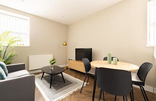 Plymouth by Charles Hope - Foto 15