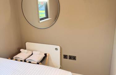 Water Cabin With Water Sports Equipment and Bikes, Bath - Foto 8