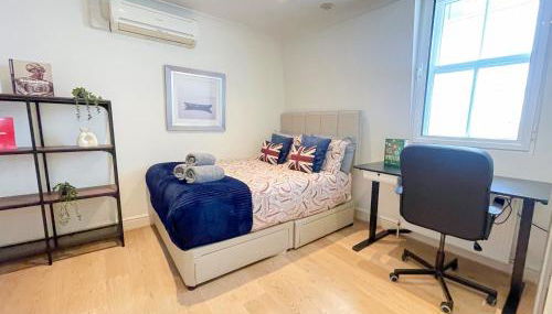 Embankment 2-Bed Flat with AC near Charing Cross, Trafalgar Square, London Eye, Big Ben - Foto 4, towels, storage, wardrobe, heating