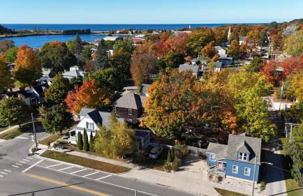 Restoration - Hot Tub, AC, and Great Location! - Foto 7