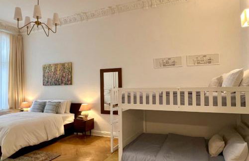 KuDAMM Charming Old Home,4-9 ppl,Family Friendly,Wifi,Savignyplatz - Photo 18