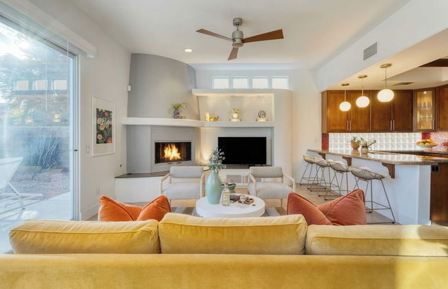 Pool + Hot Tub, Yard, Games Chic Midcentury Design Painted Sand by Avantstay - Photo 10