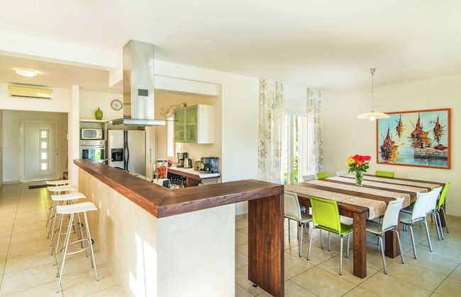 Beautiful Villa on the Island of Brac With Infinity Pool, Beach at 30 Meters - Foto 6