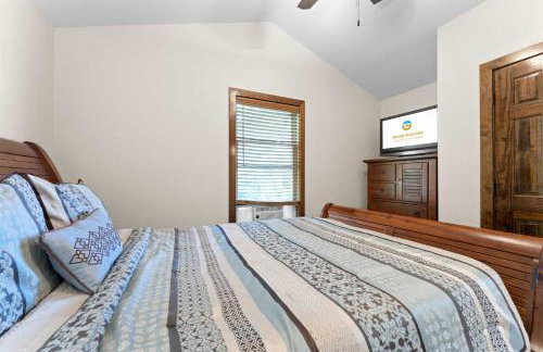 Hickory Hideaway with Communal Pool Access - Photo 61