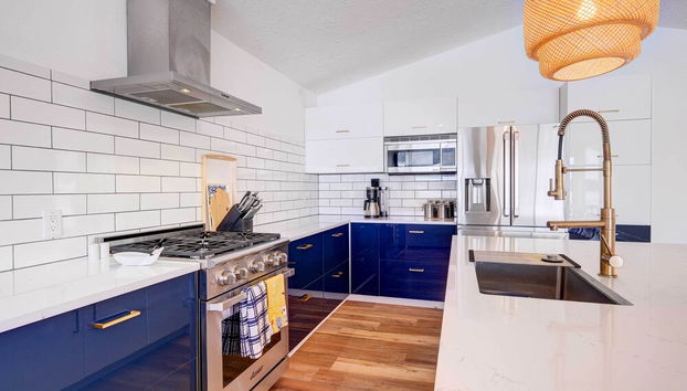 East Jordan Vacation Rental on Lake Charlevoix - Photo 5, Intérieur