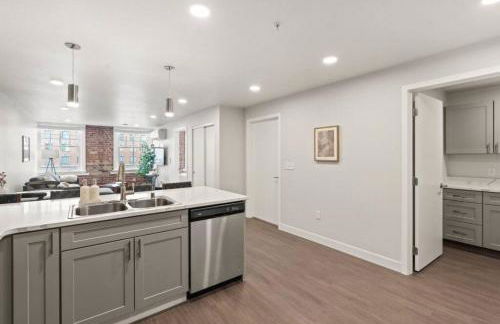 Spacious, King Bed, w Pool Table & Brunch Below! 303 - Foto 8