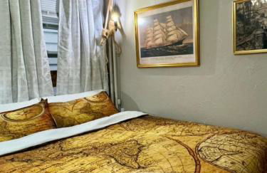 Comfy, Close to Downtown with Lake & Lift Bridge Views - Foto 30