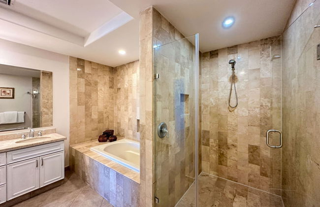 Beach Bliss Retreat 2BR Beachfront Condo - Foto 28