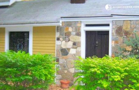 Luxurious Riverfront Cottage with a Hot Tub and a Fireplace near the Twin Lakes, Connecticut - Foto 23