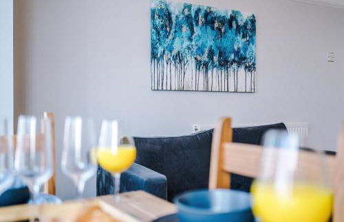 "Eastville Court Rhyl" by Greenstay Serviced Accommodation - A Cosy 2 Bedroom Bungalow with Parking, Dog Friendly, Close To Beaches, Shops & Restaurants - Ideal for Families, Friends, Couples & Business Travellers - Photo 8