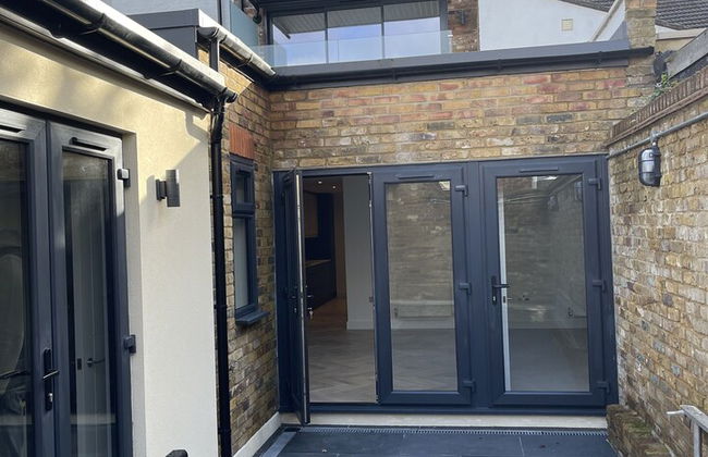 Isleworth Apartments - Photo 12