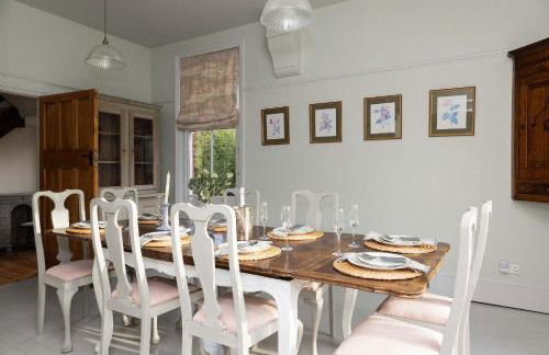 Victorian House Sleeps 14 Pool and Gardens - Photo 25