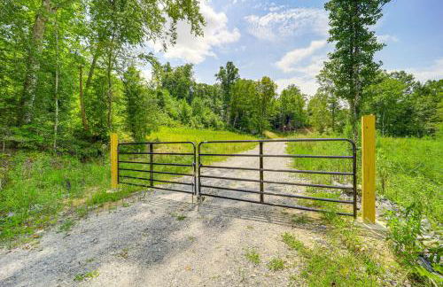 Secluded Lenoir Tiny Home with Private Hot Tub! - Foto 25