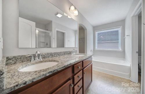 Spacious 4 bedroom House in University area close to PNC pavilion - Foto 5