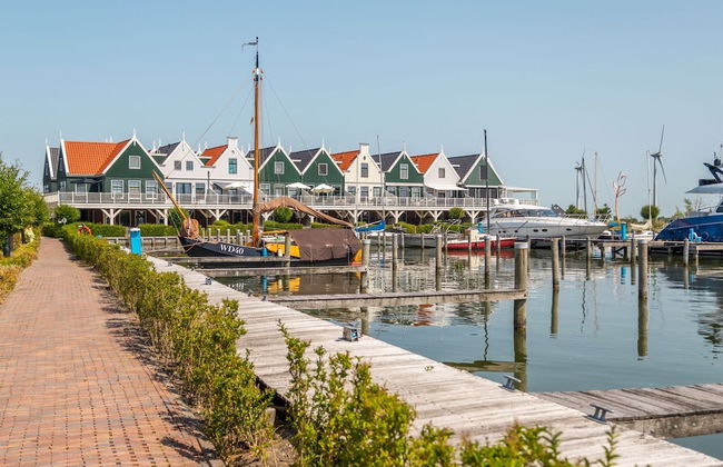 Scenic Stay by the Water - Foto 35