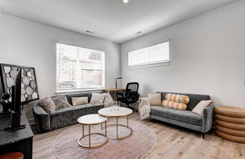 Downtown 1 mi Sleeps 6 wRooftop 3BR 4BED New built Modern Stylish Luxury - Foto 52