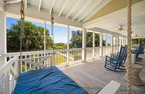 Relax and Enjoy the Spectacular Views in this Picturesque Home home - Foto 28