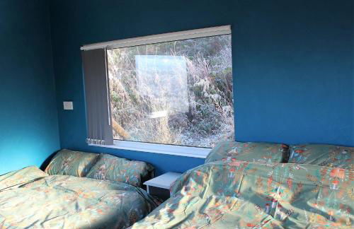 Redwood Lodge, Dee Valley Stays - cosy microlodge with detached private shower & WC - Photo 13