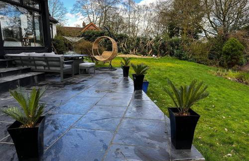 Acorn Lodge Luxury Retreat In a Stunning Oasis With Hot Tub - Pass the Keys - Foto 59