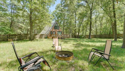 Walk to Fox Lake Pet-Friendly A-Frame with Fire Pit - Foto 2