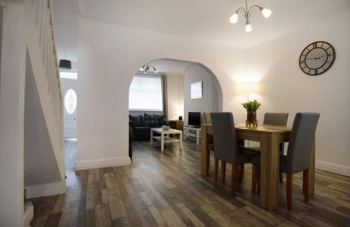 Freshly Renovated, Feels Like Home, Sleeps 3 - Photo 12