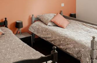 Gîte Volcans - 1-4 pers, au calme à 20 mins de Vulcania, Puy-de-Dôme et Lemptegy, 35 mins du Mont Dore et du Sancy - Foto 13