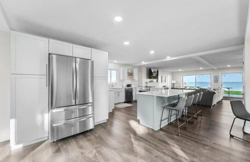 Lakefront - Spacious Family Getaway with Dock! - Foto 12