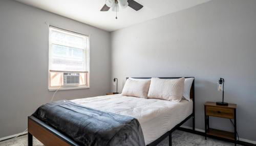 Cozy 2BR Retreat with Workspace - Washer and Dryer - Foto 3